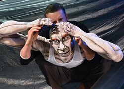 Bühne Cipolla: Michael Kohlhaas - Figurentheater für Erwachsene mit Livemusik nach der Novelle von Heinrich von Kleist